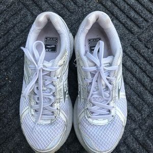 Gently used women’s size 7.5 white running shoes